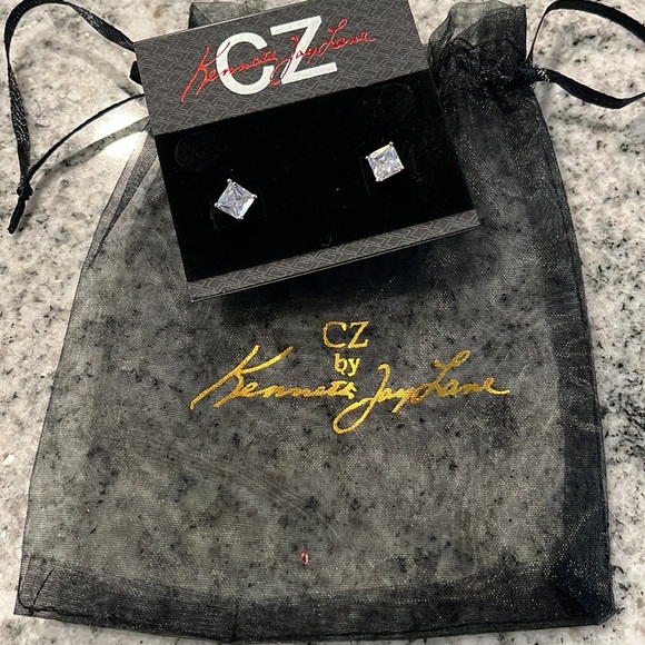 NEW CZ stud earrings - Picture 2 of 7